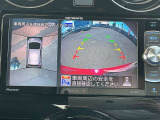 アラウンドビューモニターで車庫入れも安心です
