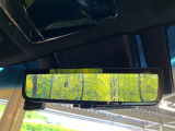 【デジタルインナーミラー】後席の大きな荷物や同乗者で後方が確認しづらい時でも安心!カメラが撮影した車両後方の映像をルームミラー内に表示。クリアな視界で状況の確認が可能です!