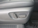 包み込むようなホールド感のあるシートでお車の操作性だけでなく、運転中の疲れも軽減!長時間の運転やお体をしっかりサポートします!