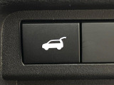 【パワーバックドア】スマートキーや運転席のボタンを押すだけでリアゲートが自動で開閉します!荷物を持っている時や、高い位置にあるバックドアを閉める際に便利な機能です♪