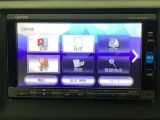 メモリーナビにフルセグTV機能あり。 ドライブや旅行に欠かせない装備です。