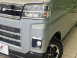 【LEDヘッドライト】悪天候や夜間走行時も良好な視界を確保し安心して運転できる高輝度LEDヘッドライトを装備!点灯速度が早く、消費電力も抑えられています。