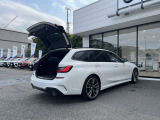 BMWを熟知したメカニックによる、360度の納車前点検。ドイツ本国と同様の教育・訓練を受けたメカニックが徹底的に点検、整備した後にお客様にお引渡しします。