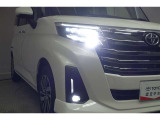 話題のLEDヘッドランプが採用されております! 省電力で長寿命、しかもとても明るく熱くなりにくい性質を持ったライトになります。虫も寄ってきにくい性質も持っております。