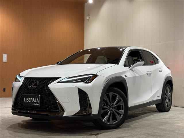 UX 250h Fスポーツ 4WD 本革シート