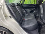 コンパクトカーですが、セカンドシートは十分な広さがあり快適にお乗りいただけます♪シートを倒して大きな荷物を積んだりと、用途の幅が広い1台です。