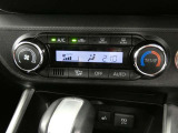フロントオートエアコン装備ですので常にお好みの温度に調整ができ車内を快適な空間に保ってくれます。