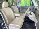 運転席シート廻りは使用感も少なく、良好な状態となっています。丁寧に使われていたことがよくわかりますね。