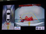 バックガイドモニターを装備しています、車庫入れもラクラクです。パノラミックビューモニターを搭載しています、上からの画像も表示されます。