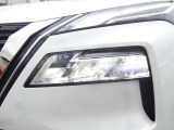 【アダプティブLEDヘッドライト】夜間走行時対向車を感知し、対向車がいるところだけ自動でハイビームの切り替えをしてくれるので、良好な視界を確保し安心して運転できます☆