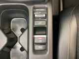 セレクターノブの下に、異なる加速感を楽しめるドライブモードスイッチがついています。一般道、スポーツ走行、エコ走行など、シーンに合わせて最適な加速感を楽しめるドライブモードスイッチです。