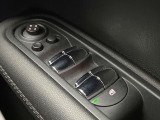 ●電動ミラー:お手元のスイッチひとつで鏡面の調整を行うことが可能です!年式も新しく走行距離も少ないだけあり使用感などほとんどない為、樹脂部分もお綺麗です!