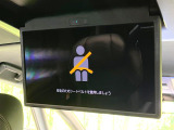 【12.8型フリップダウン】大画面モニターで後席でもエンタメをお楽しみいただけます。家族や友人とお出かけする機会が多い方に大人気です♪