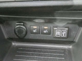 運転席と助手席には寒い時にうれしいシートヒーターが装備されてます。