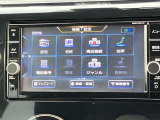 日産純正メモリーナビ付きで、遠くのお出かけの心強い味方です♪Bluetooth,CD,DVD装備で色々な音楽ソースが楽しめ直感的に操作できるタッチパネル♪