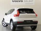 良質なスカンジナビアンデザインに全身を包まれたXC60には、控えめながら自信に満ちた、歴然とした美しさが備わっています。伝統のテールランプデザインは、変わらず安全へのこだわりが見てとれます