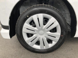 オシャレは足元から。フルホイールキャップ付きです。