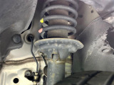 お車を安心してお乗りいただく為には、足回りの定期点検が欠かせません。サービスサポート(有償保証)では無料点検もご提供しており、安心のカーライフをお過ごしいただけるサポート体制が整っています。