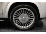 メルセデスの認定中古車「サーティファイドカー」では、万一お車が故障した場合も、ご購入後1年間もしくは2年間※は走行距離にかかわらずメルセデス・ベンツ正規サービスネットワークで無料修理いたします