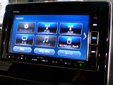 CD、DVD、Bluetooth、AM、FM、AUX、スマートフォン接続ができます。