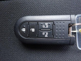 とっても便利なスマートキーシステム装備。携帯するだけでドア等の施錠・開錠・エンジン始動が可能なスマートキーシステムです。
