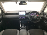 【前方視界】開放的な前方視界!運転がしやすく疲れにくいです♪窓が大きく、見通しがとっても良いおクルマですよ♪