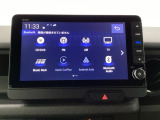 【メモリーナビ】目的地まで分かりやすく導いてくれます。初めての道でも地図が手元にある安心感が、ドライブの不安をそっと取り除いてくれます。