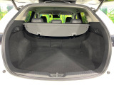 【パワーバックドア】スマートキーや運転席のボタンを押すだけでリアゲートが自動で開閉します!荷物を持っている時や、高い位置にあるバックドアを閉める際に便利な機能です♪