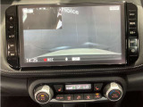 前方の映像だけでなく、車内から後方の映像もばっちり記録します