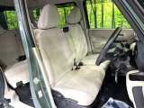 運転席シート廻りは使用感も少なく、良好な状態となっています。丁寧に使われていたことがよくわかりますね。