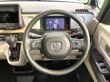 【ステアリングスイッチ】運転中、前方から目線をそらすことなく、オーディオ等の操作が可能な便利機能!安心&快適なドライブを演出してくれます♪