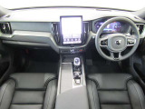 XC60 ウルトラ T6 AWD プラグイン ハイブリッド ブラック エディション 4WD 
