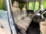 運転席シート廻りは使用感も少なく、良好な状態となっています。丁寧に使われていたことがよくわかりますね。