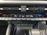 【シートヒーター&ベンチレーション】夏場は涼しい風でお尻や背中の熱やムレを防ぎ、冬はエアコンよりも早く温まってポカポカに!季節を問わず快適に過ごせます。