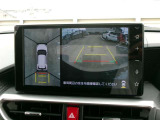 全周囲モニター付きですので、上から見たような映像も確認できます。(補助装置になりますので、目視でもご確認ください)