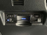 ETC車載器搭載しております。高速道路も料金支払いレーンに並ばず通過でき、とても便利です。ETCカードもお車購入時に入会する事ができます。お気軽にお問い合わせ下さい。