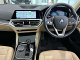 コックピットは、BMWらしくセンター・コンソールがドライバーに向けて傾けられた設計になっています。