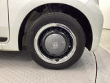 足元が整っていると、車全体がすっきりとした印象になります。丁寧に清掃を済ませており、気持ちよく乗り出せる状態です。まずは実車の雰囲気をご覧ください。