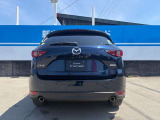 引き締まったリアビューが、都会的なセンスと躍動感を演出します。The sharp rear view creates a trendy, active feel.