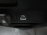 便利な充電用USBジャックも付いています☆周辺機器の充電にご利用頂けます☆