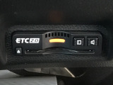 ETC2.0を搭載し、高速道路の料金決済をスムーズに行えるだけでなく、道路情報を活用した高度な運転支援サービスにも対応しています。