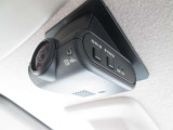 前方からの車内映像を録画します
