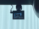 ドライブレコーダー付きです!!映像・音声などを記録する車載装置です。 もしもの事故の際の記録はもちろん、旅行の際の思い出としてドライブの映像を楽しむことができます!!