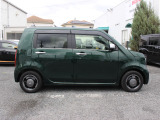 当店の展示車は、プロの業者にボディーの磨き、ルームクリーニングを依頼していますので、とてもきれいです!!ぜひ、見にいらしてください!