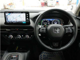 とても握りやすいステアリング!運転手の気持ちがそのまま伝わるかのような反応をしてくれます!小物入れや各ボタンの配置にこだわり、とても使いやすいです !視認性も良好なのでロングドライブもお任せ下さい!