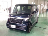 ワンオーナー車のN-BOXカスタムです。当店で新車販売し下取したお車を展示してます。目立つキズ凹みなくきれいなお車です。定期的にメンテナンス実施車両です。