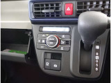 左右独立温度コントロールフルオートエアコンです。運転席、助手席それぞれで独立して温度設定ができます。冷え性の方が乗っても安心ですね♪