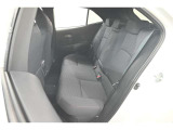 普段のお買い物や通勤、送迎等に十分な荷室スペースを確保しております。セカンドシートを倒すと、大きな荷物の積載も可能です