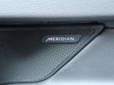 MERIDIANサウンドシステム『英国のオーディオブランドMERIDIANと共同開発された専用サラウンドシステムにより臨場感あふれるサウンドで包み込まれるオーディオ体験が堪能できます。