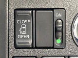 【パワースライドドア】スマートキーや運転席のスイッチでスライドドアの開閉が可能♪電動だから力を入れてドアを開ける必要が無く、小さいお子様でも、重い荷物を持っている時もラクに開け閉めできます♪